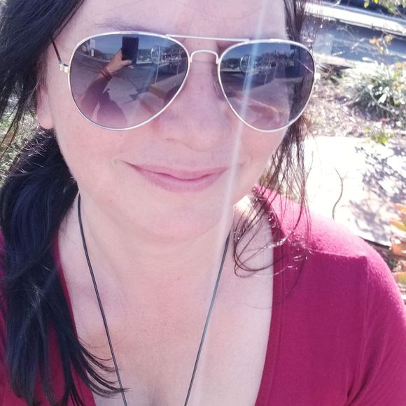 Meet your Posher, Paula - Picture 1 of 1